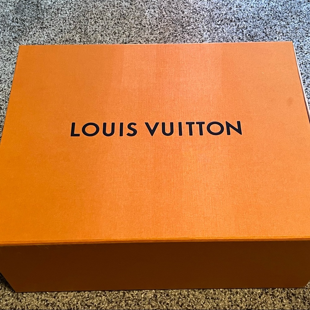 LV ARCHLIGHT SNEAKER